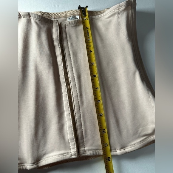 NWOT MIRACLESUIT EXTRA FIRM CONTROL SHAPING & SLIMMING WAIST CINCHER WOMEN M - Picture 4 of 7